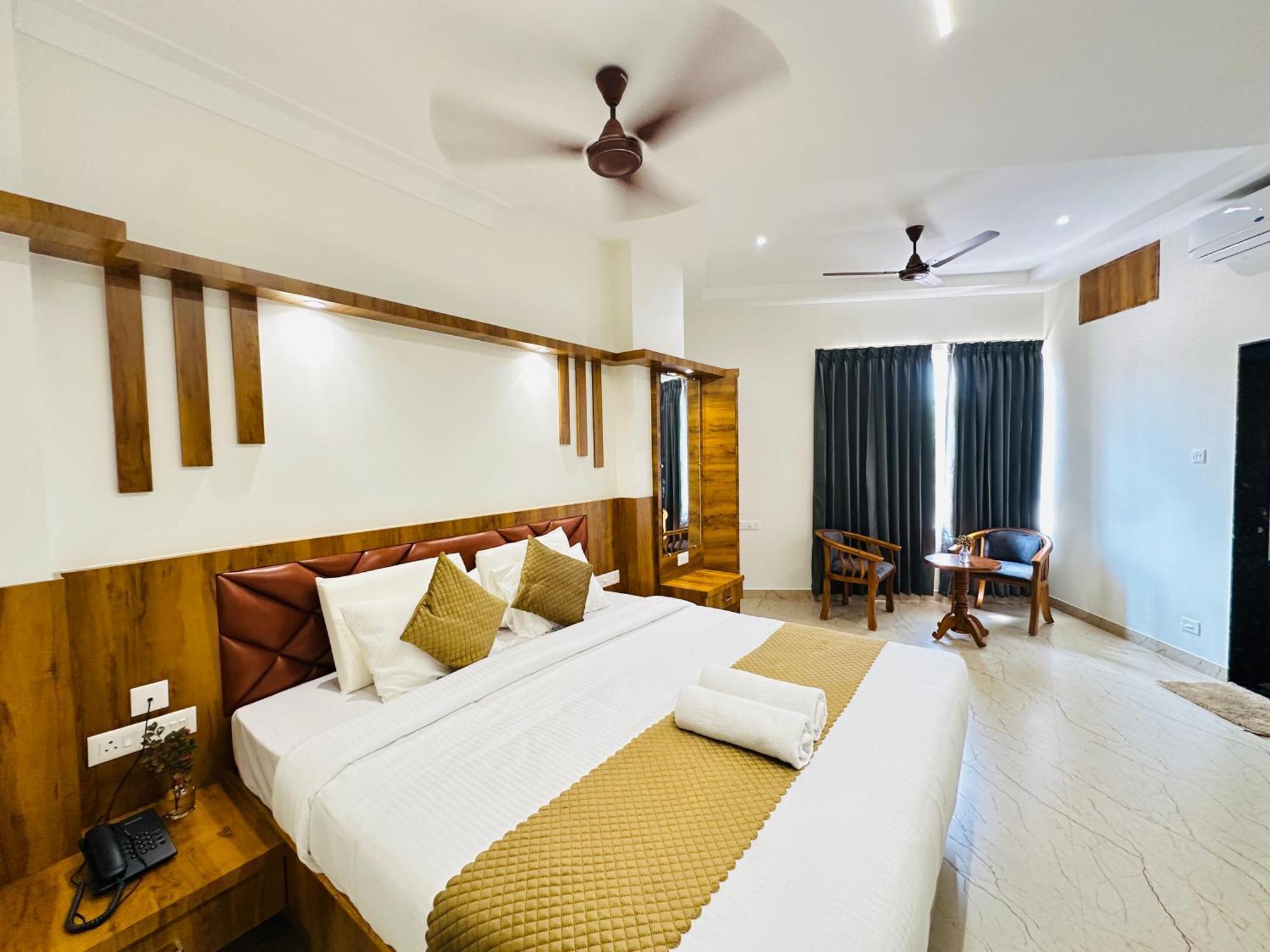 Shambhavi Hotel And Convention Centre Udupi Exterior photo