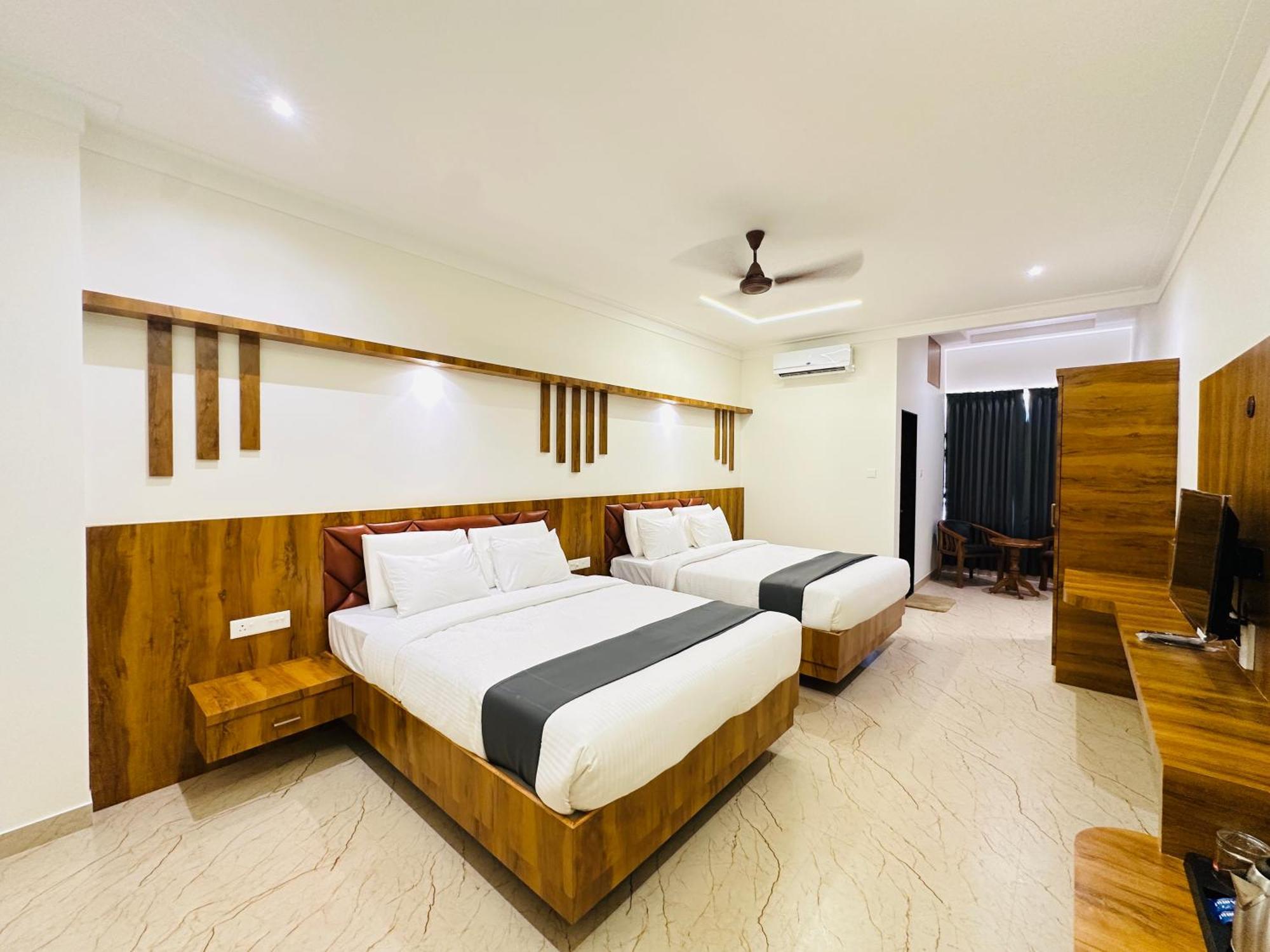 Shambhavi Hotel And Convention Centre Udupi Exterior photo